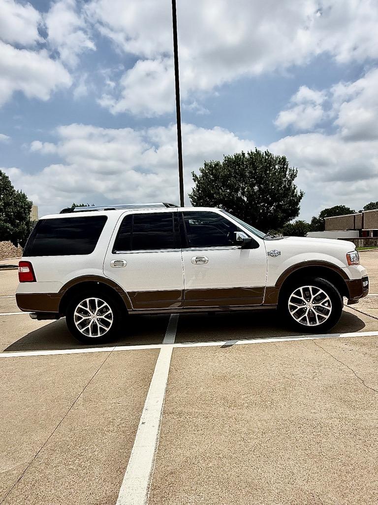 2017 Ford Expedition - $13,995