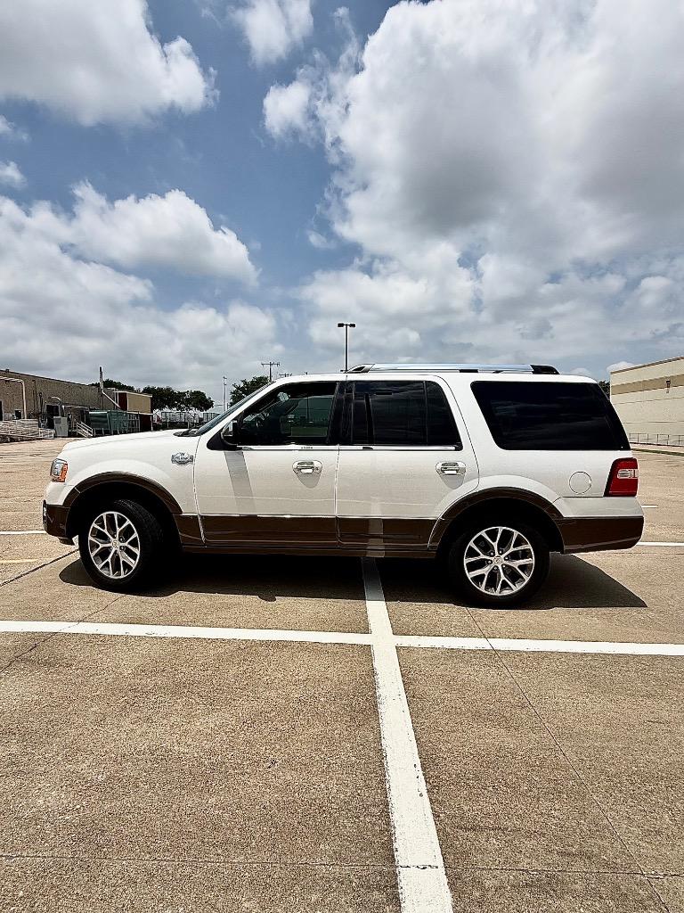 2017 Ford Expedition - $13,995