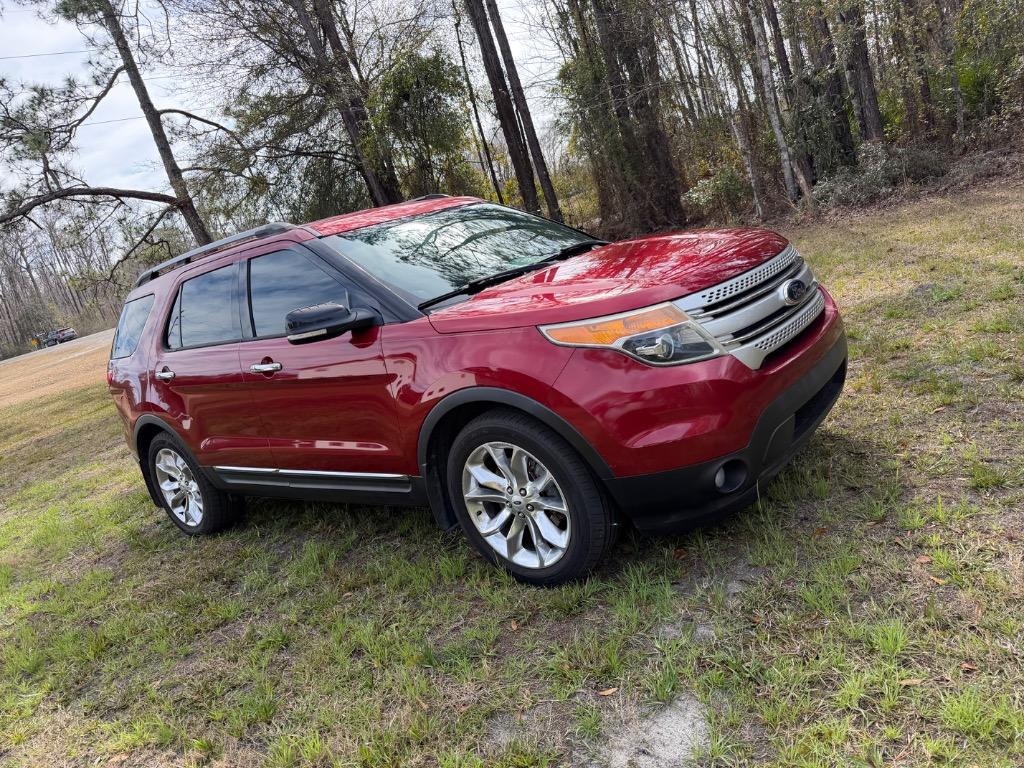 2015 Ford Explorer - $10,900