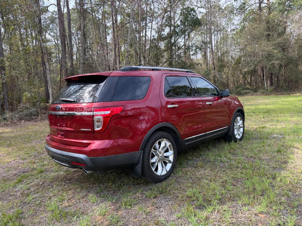 2015 Ford Explorer - $10,900