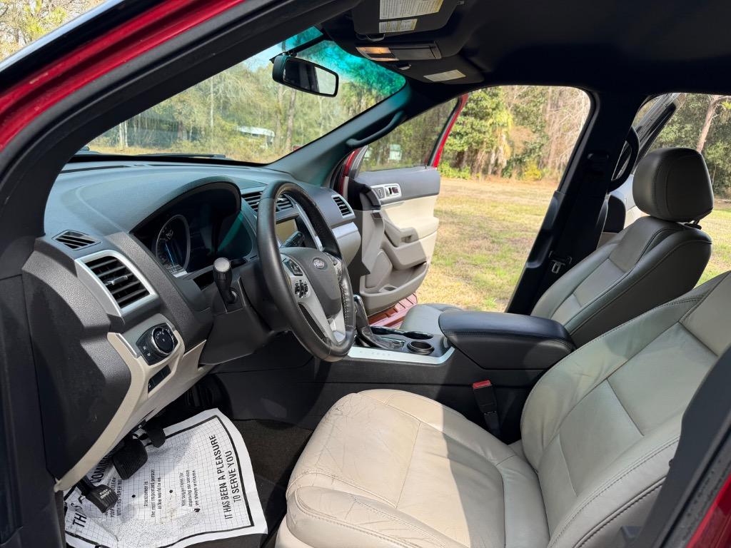2015 Ford Explorer - $10,900