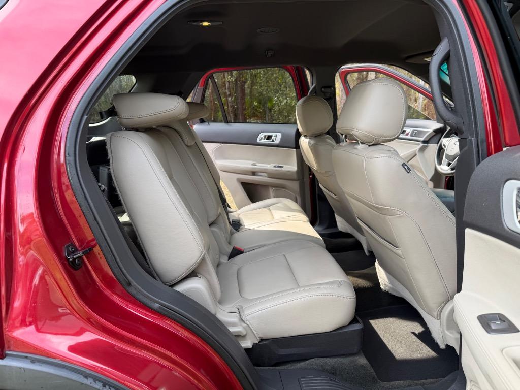 2015 Ford Explorer - $10,900