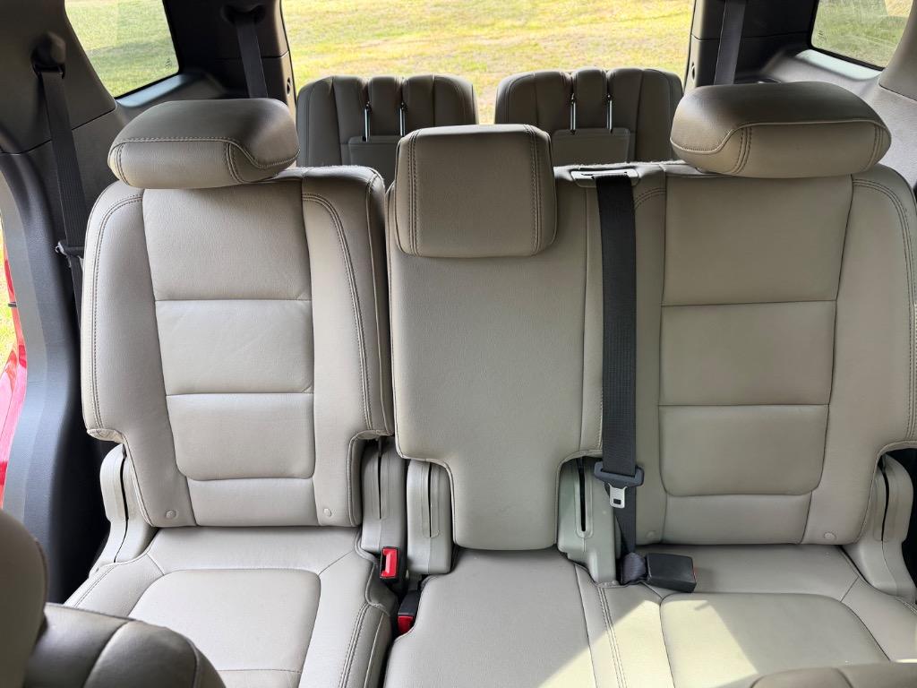 2015 Ford Explorer - $10,900