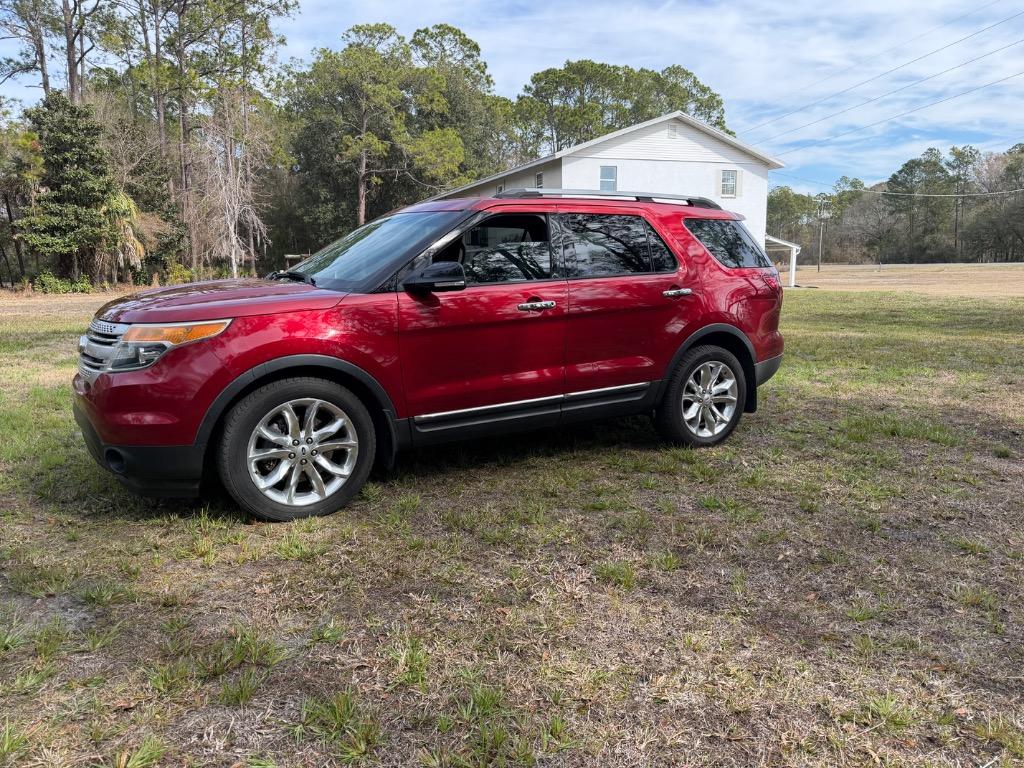 2015 Ford Explorer - $10,900