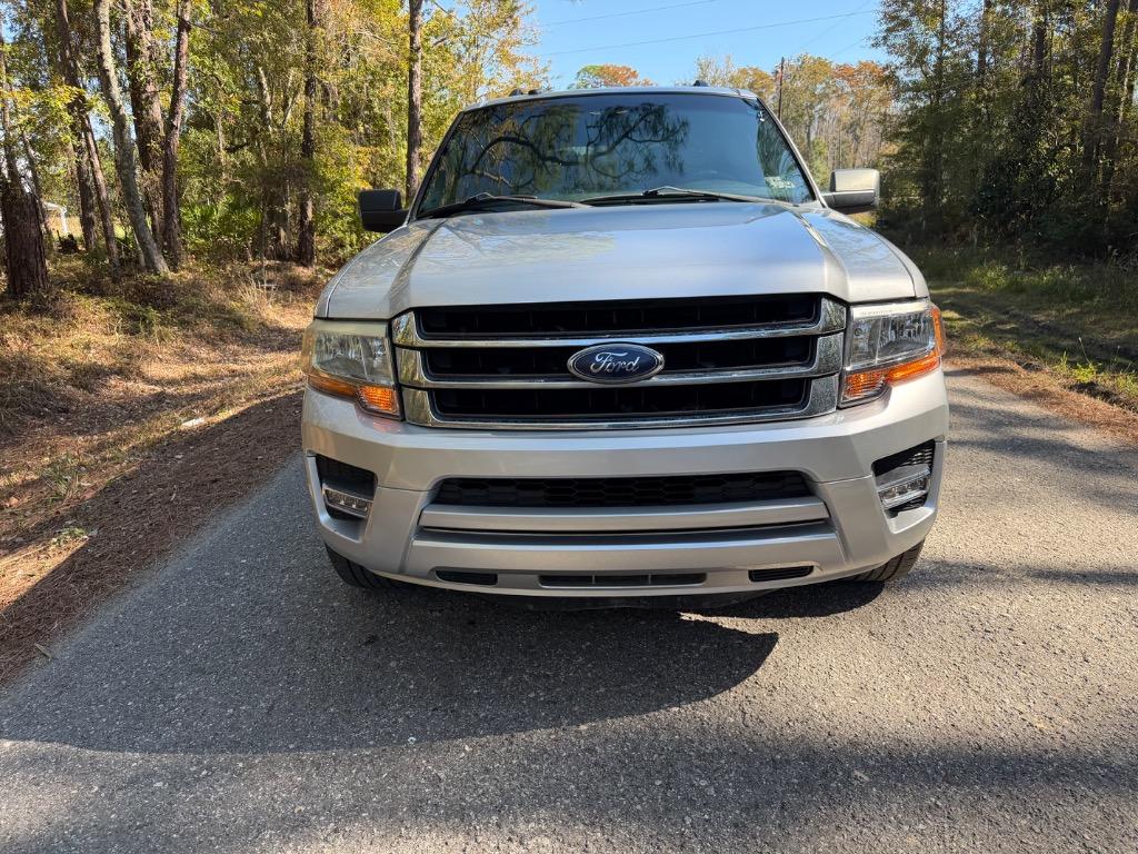 2017 Ford Expedition - $13,900