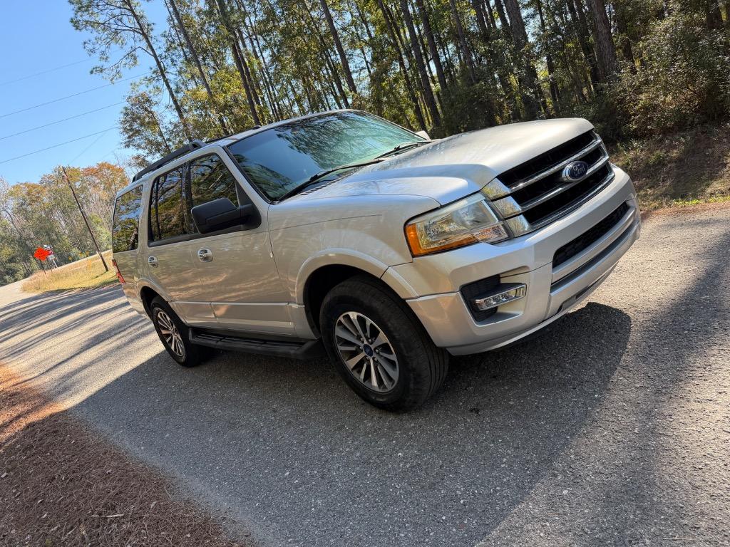 2017 Ford Expedition - $13,900