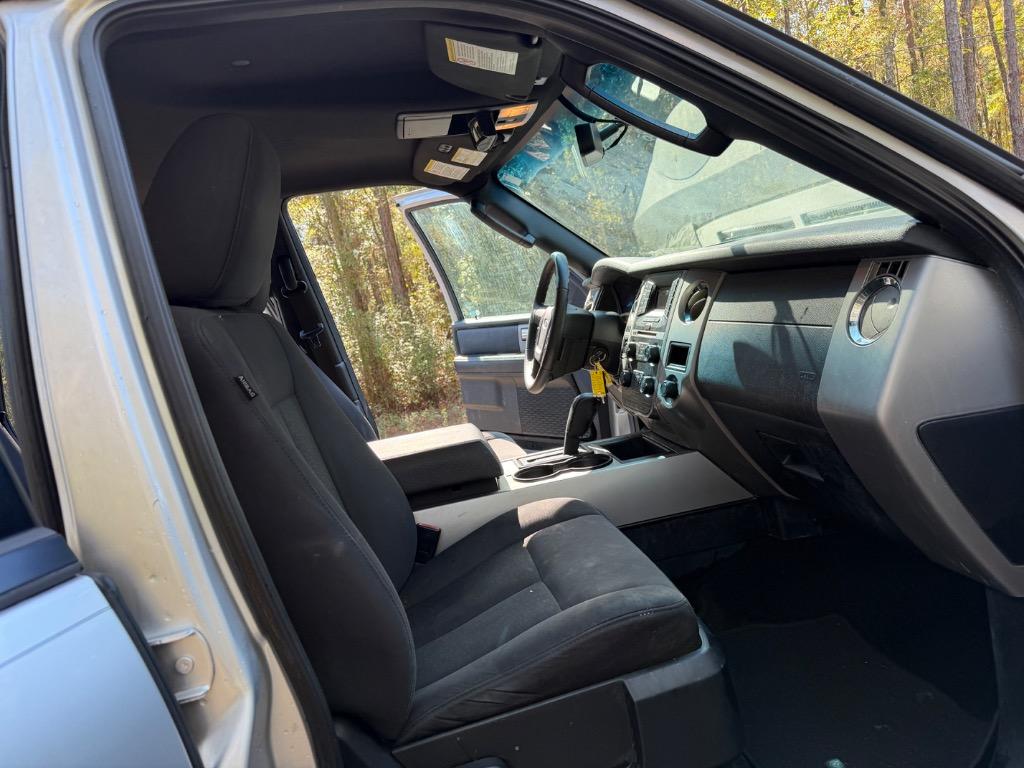 2017 Ford Expedition - $13,900