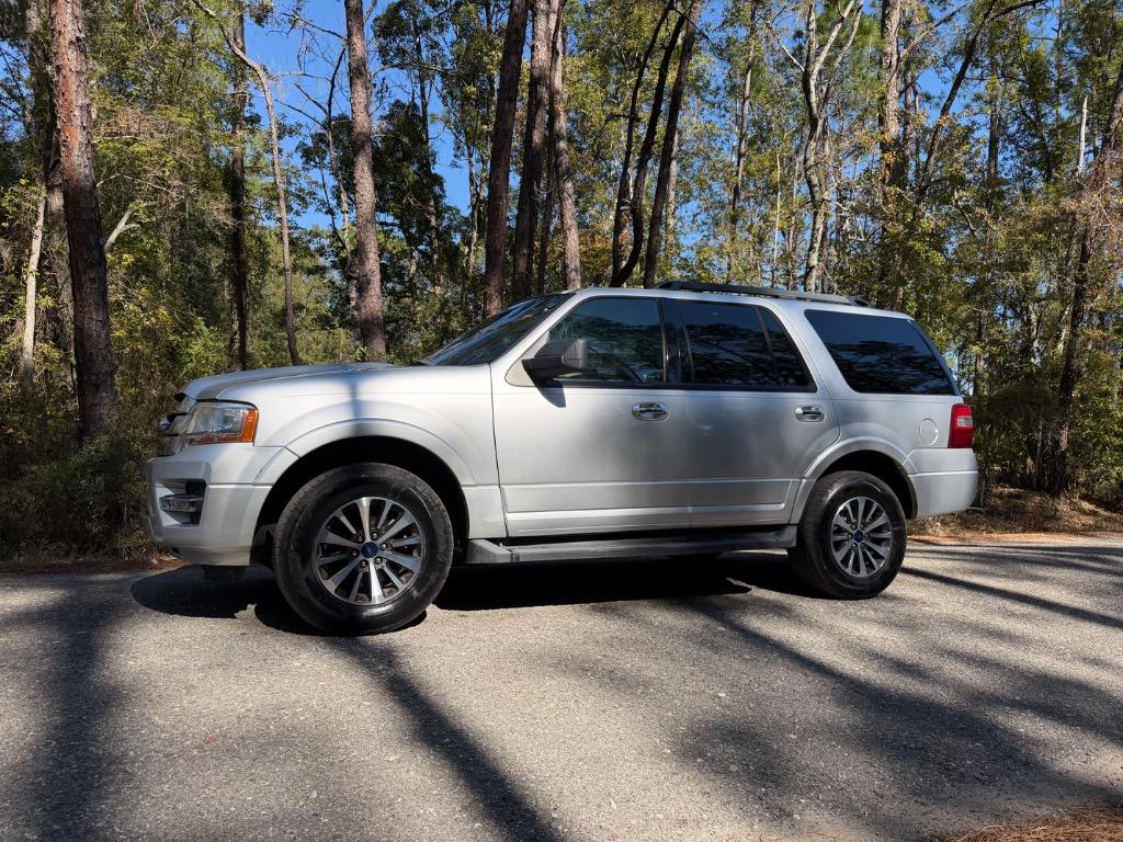 2017 Ford Expedition - $13,900