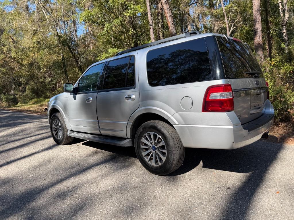 2017 Ford Expedition - $13,900