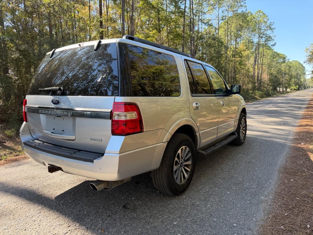2017 Ford Expedition - $13,900