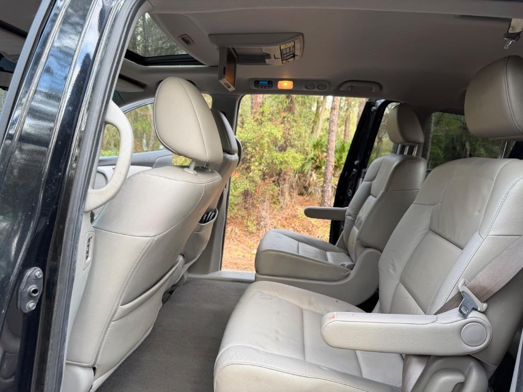 2011 Honda Odyssey - $9,900