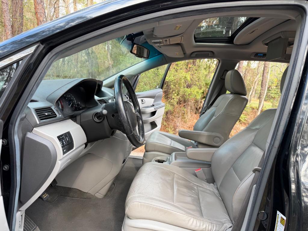 2011 Honda Odyssey - $9,900