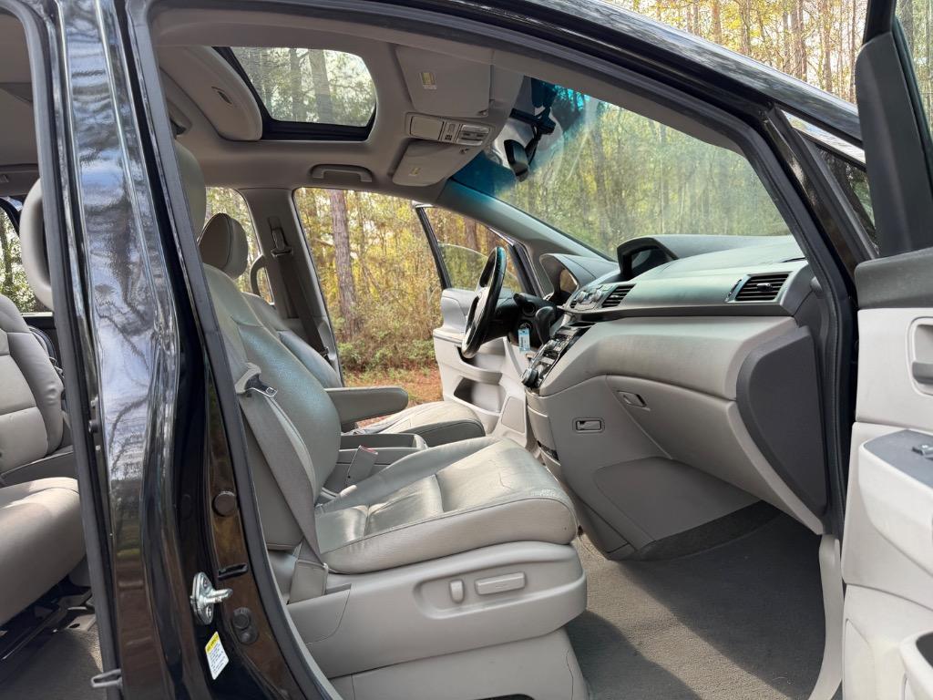 2011 Honda Odyssey - $9,900