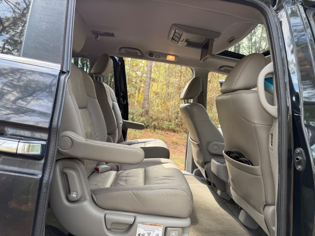 2011 Honda Odyssey - $9,900