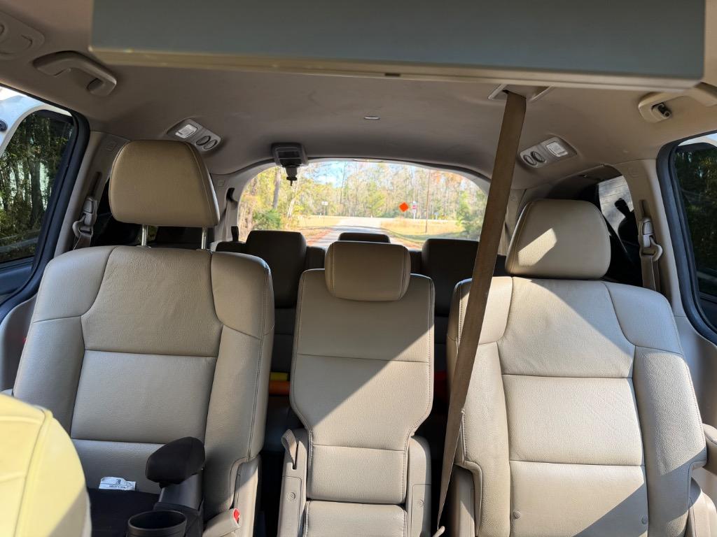 2016 Honda Odyssey - $13,900