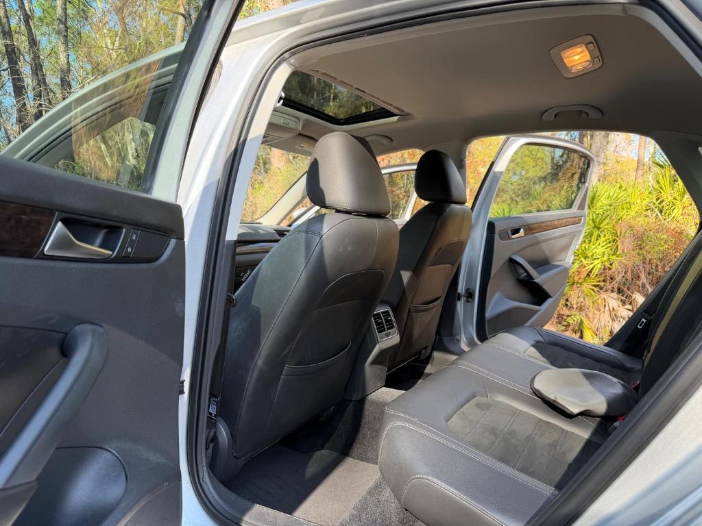 2014 Volkswagen Passat - $8,900
