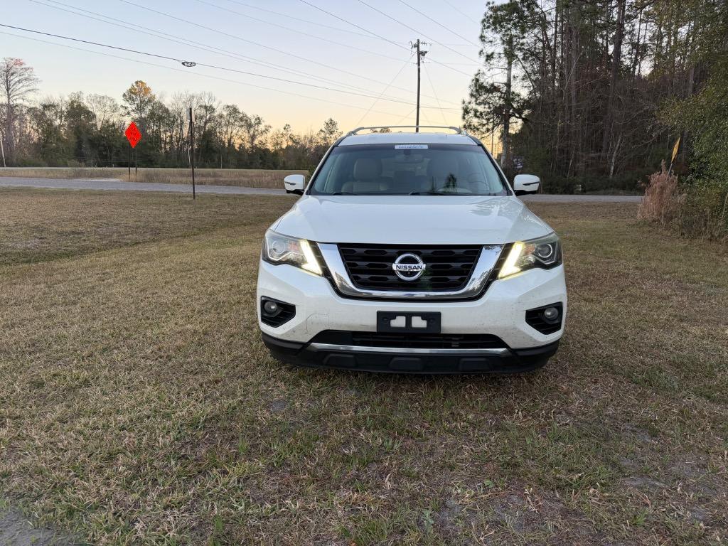2017 Nissan Pathfinder - $11,900