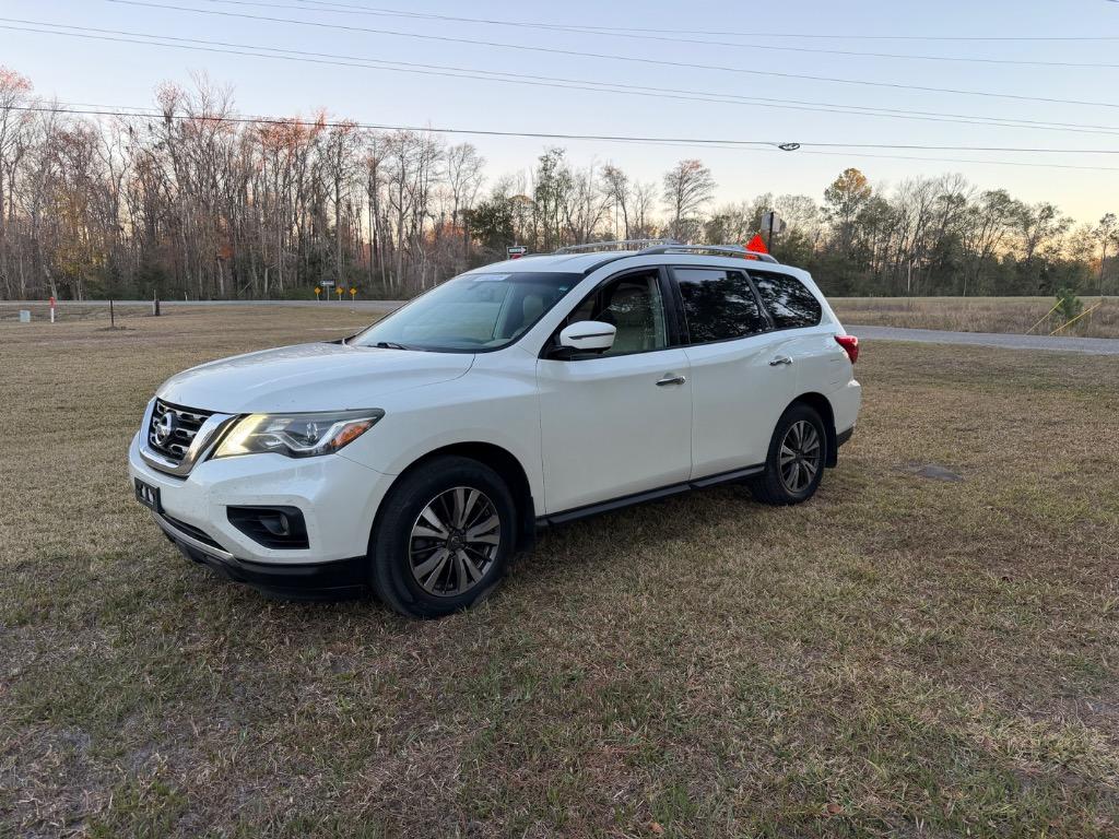 2017 Nissan Pathfinder - $11,900