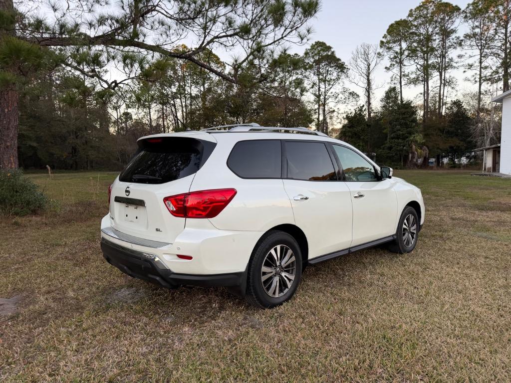 2017 Nissan Pathfinder - $11,900