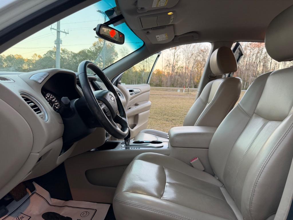 2017 Nissan Pathfinder - $11,900