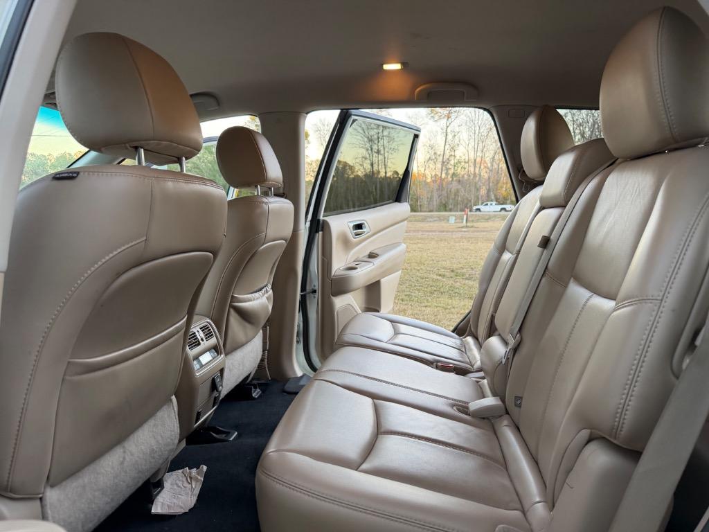2017 Nissan Pathfinder - $11,900