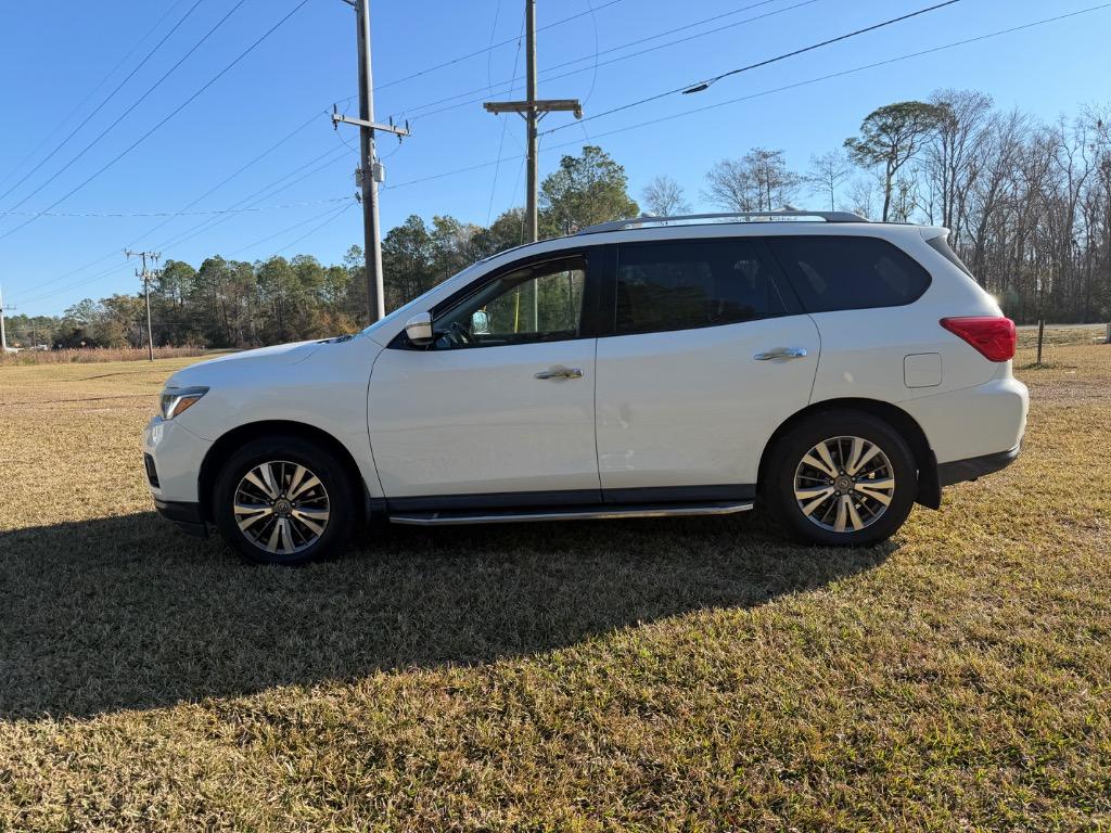 2019 Nissan Pathfinder - $13,900