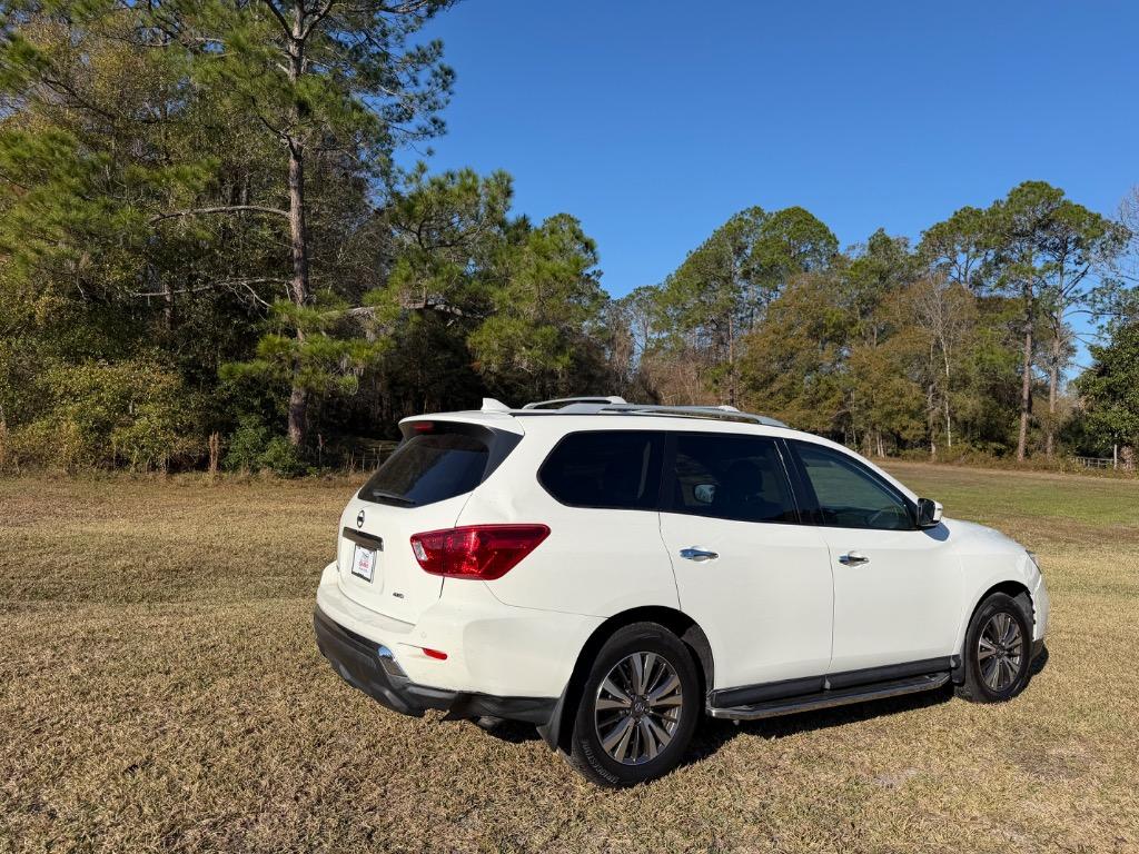 2019 Nissan Pathfinder - $13,900