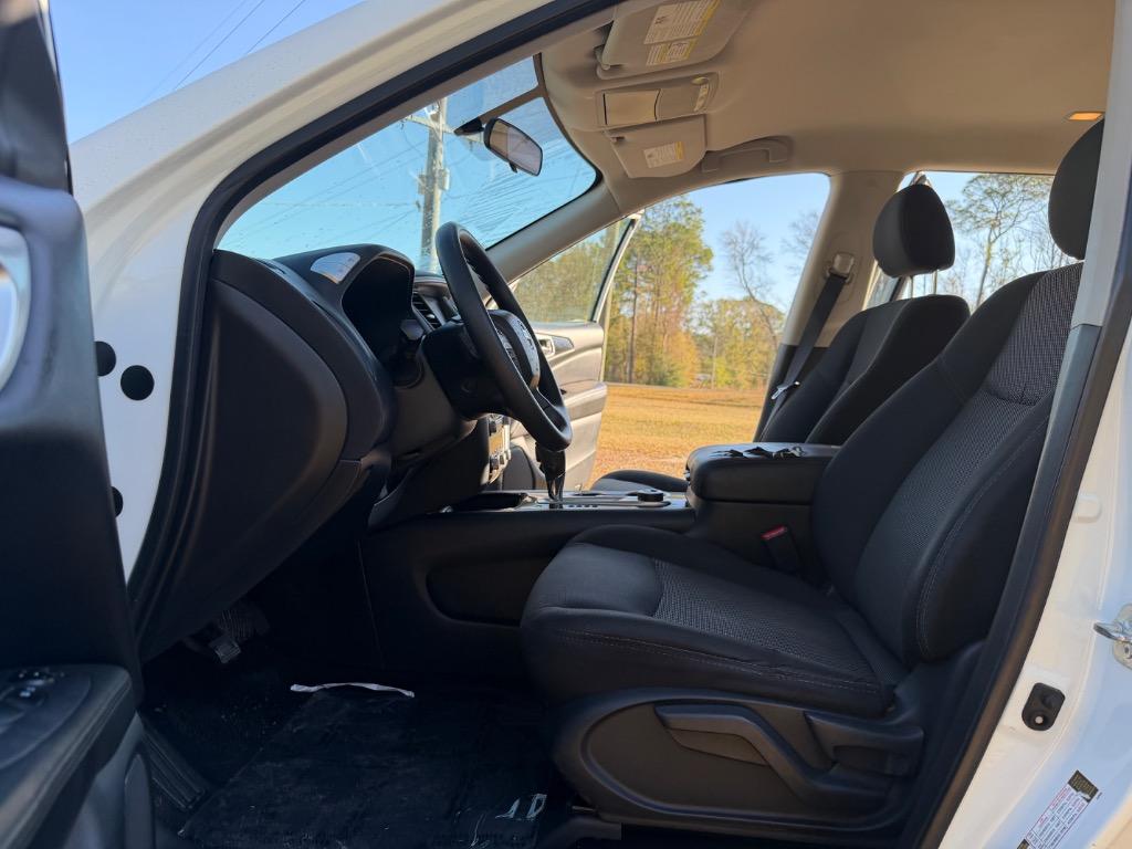 2019 Nissan Pathfinder - $13,900