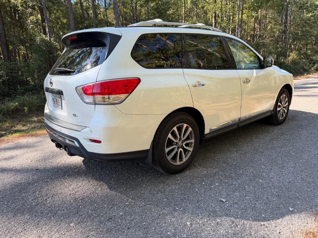 2015 Nissan Pathfinder - $8,900