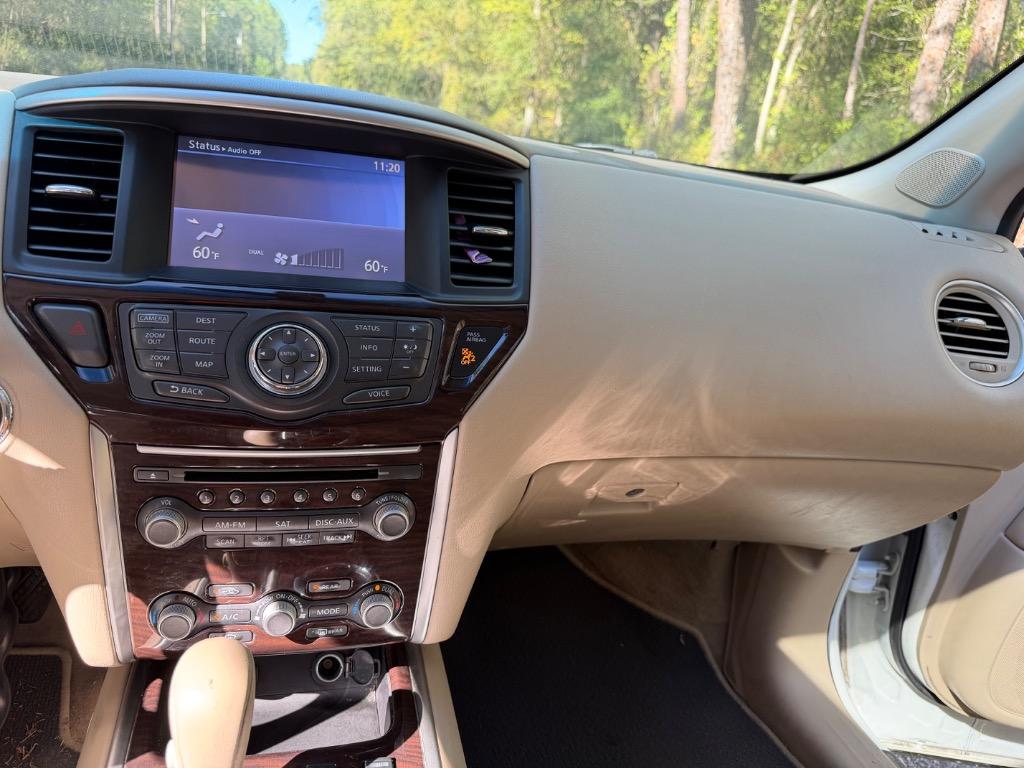 2015 Nissan Pathfinder - $8,900