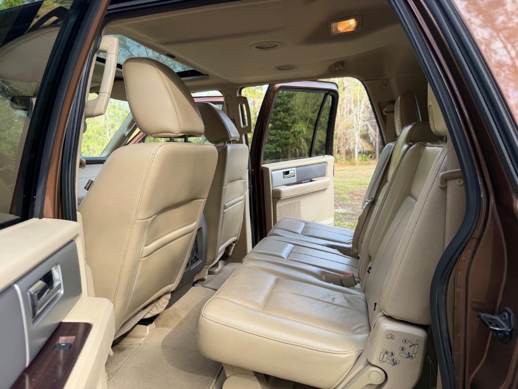 2011 Ford Expedition - $11,900