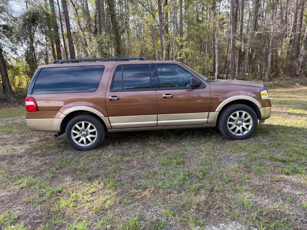 2011 Ford Expedition - $11,900
