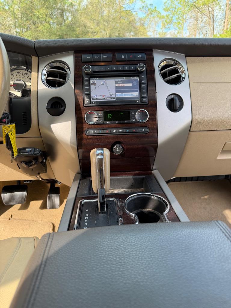 2011 Ford Expedition - $11,900