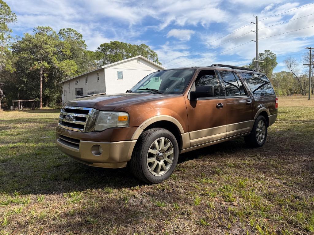 2011 Ford Expedition - $11,900