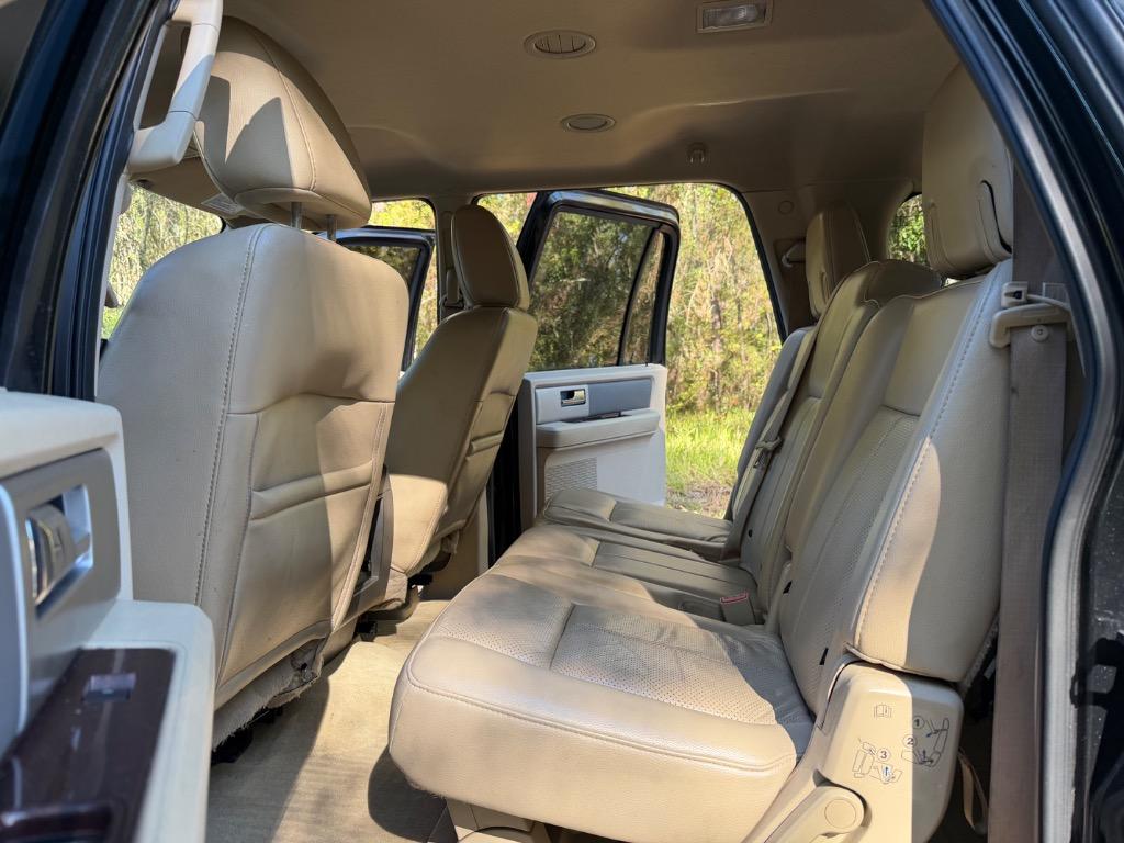 2014 Ford Expedition - $8,900