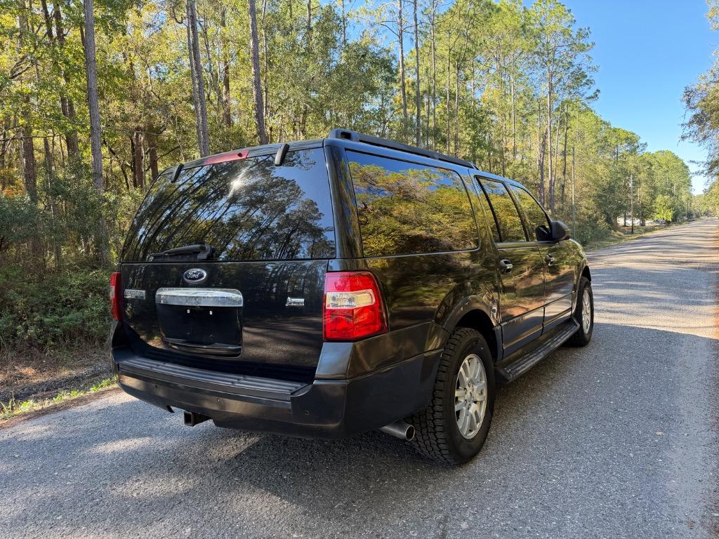 2014 Ford Expedition - $8,900