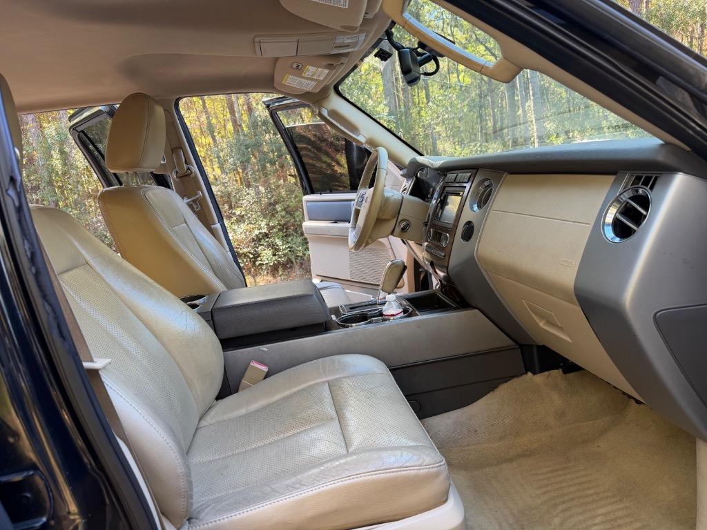 2014 Ford Expedition - $8,900