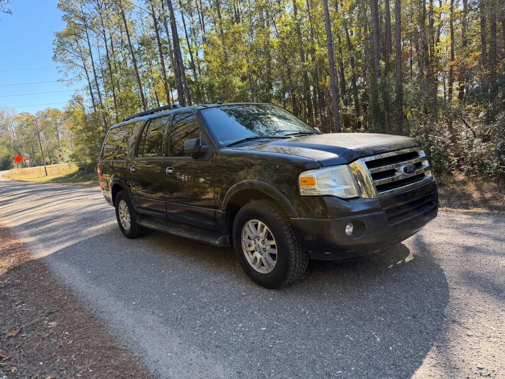 2014 Ford Expedition - $8,900