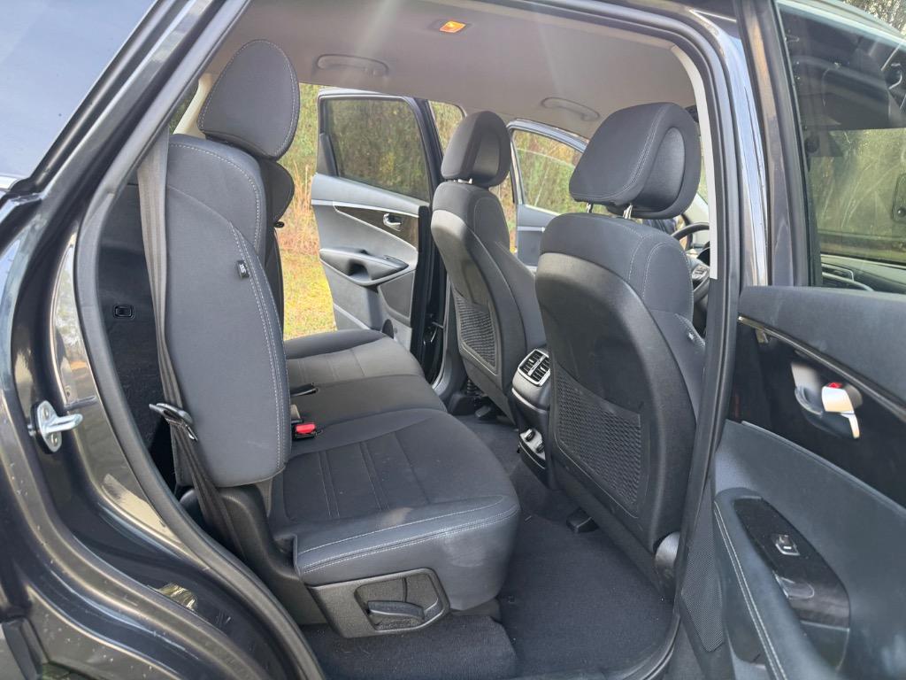 2016 Kia Sorento - $10,900