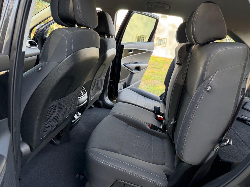 2016 Kia Sorento - $10,900
