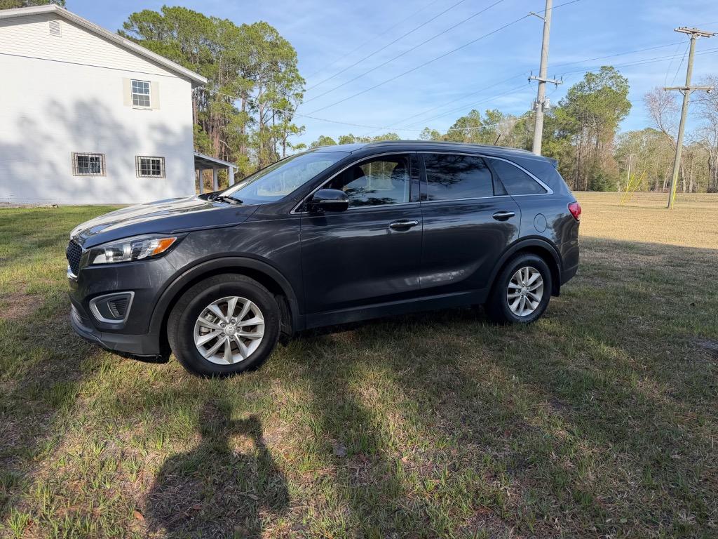 2016 Kia Sorento - $10,900