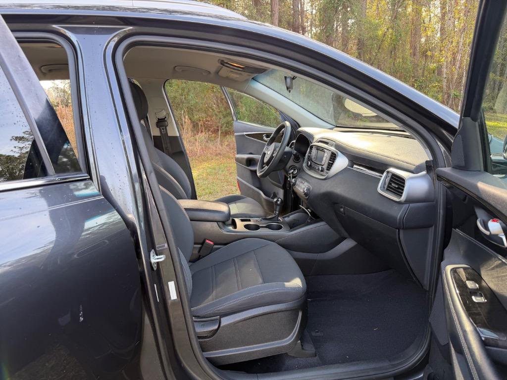 2016 Kia Sorento - $10,900