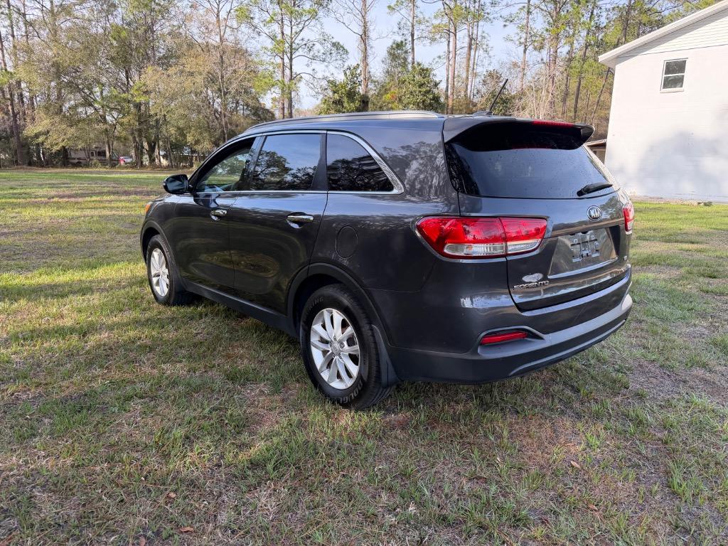 2016 Kia Sorento - $10,900