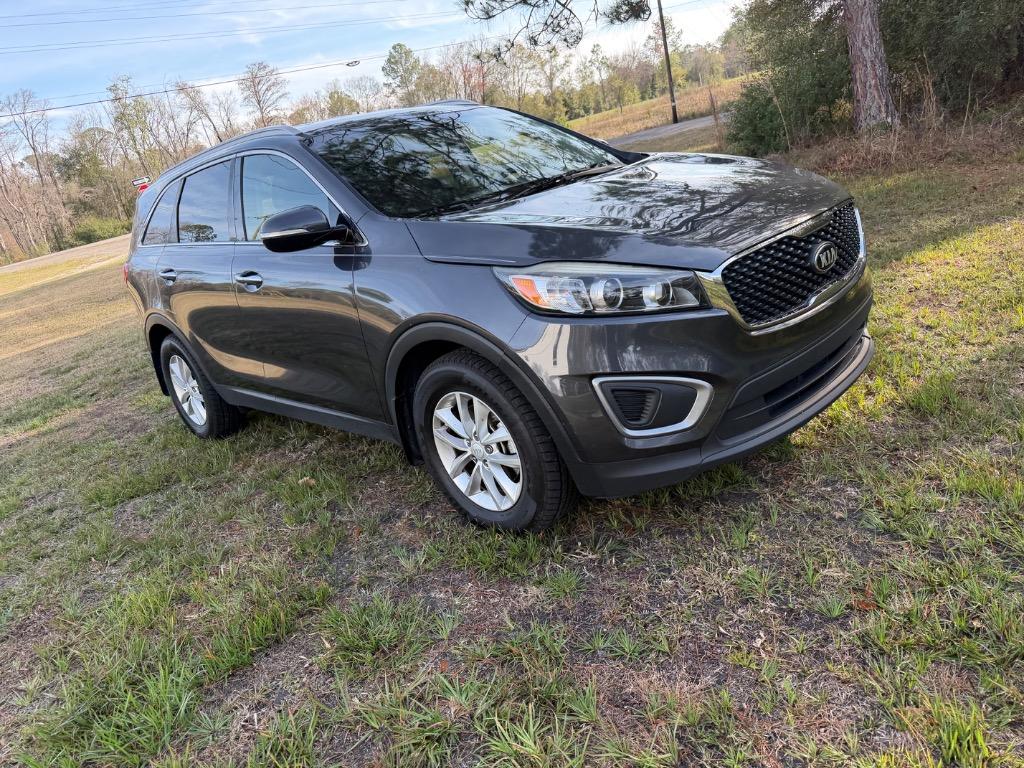 2016 Kia Sorento - $10,900