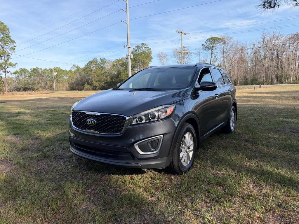 2016 Kia Sorento - $10,900