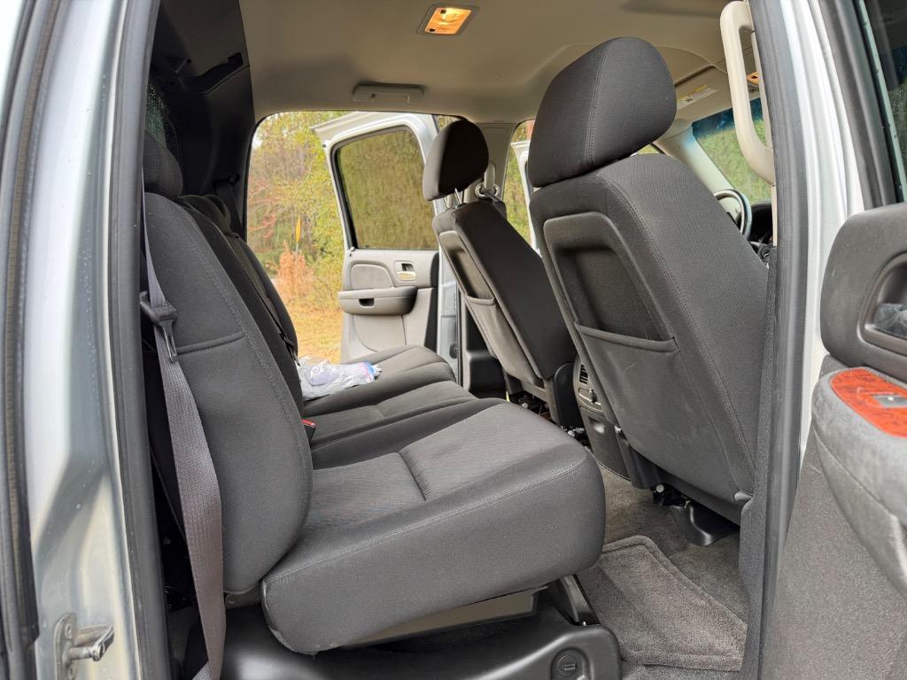 2013 Chevrolet Avalanche - $13,900