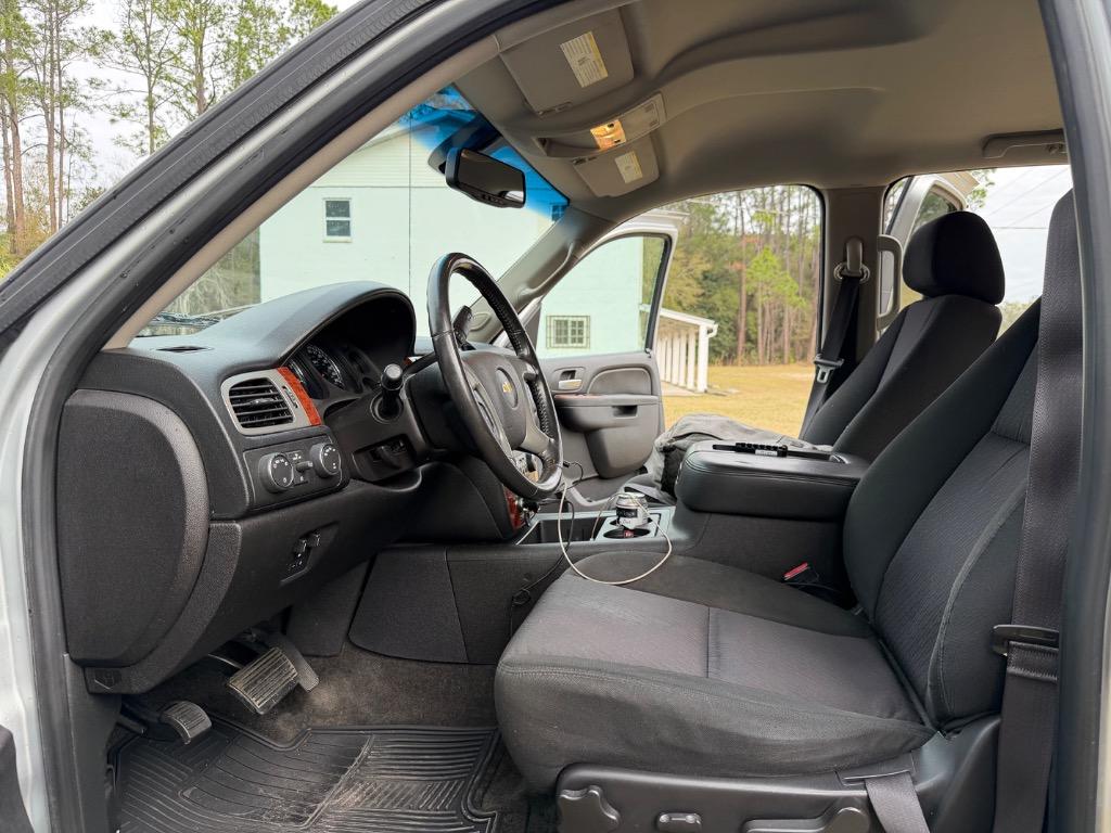 2013 Chevrolet Avalanche - $13,900