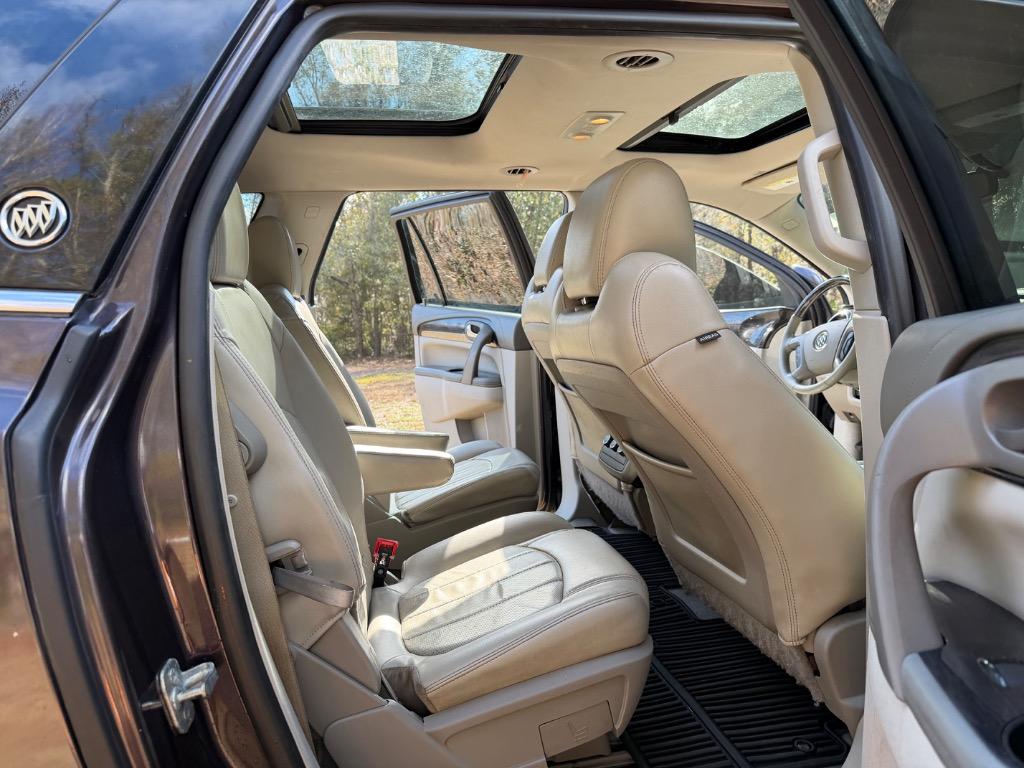 2016 Buick Enclave - $8,900