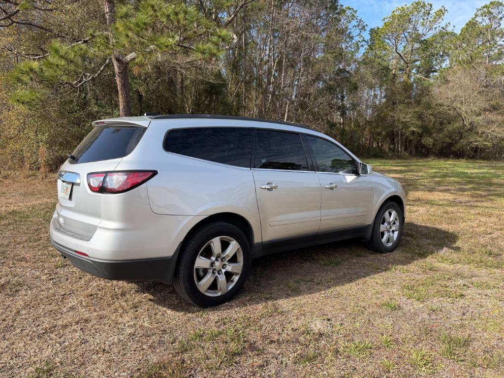 2017 Chevrolet Traverse - $11,900
