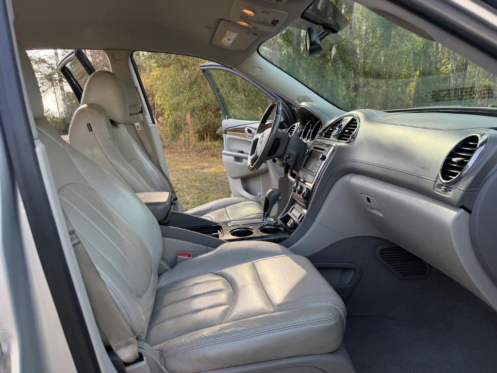 2015 Buick Enclave - $10,900